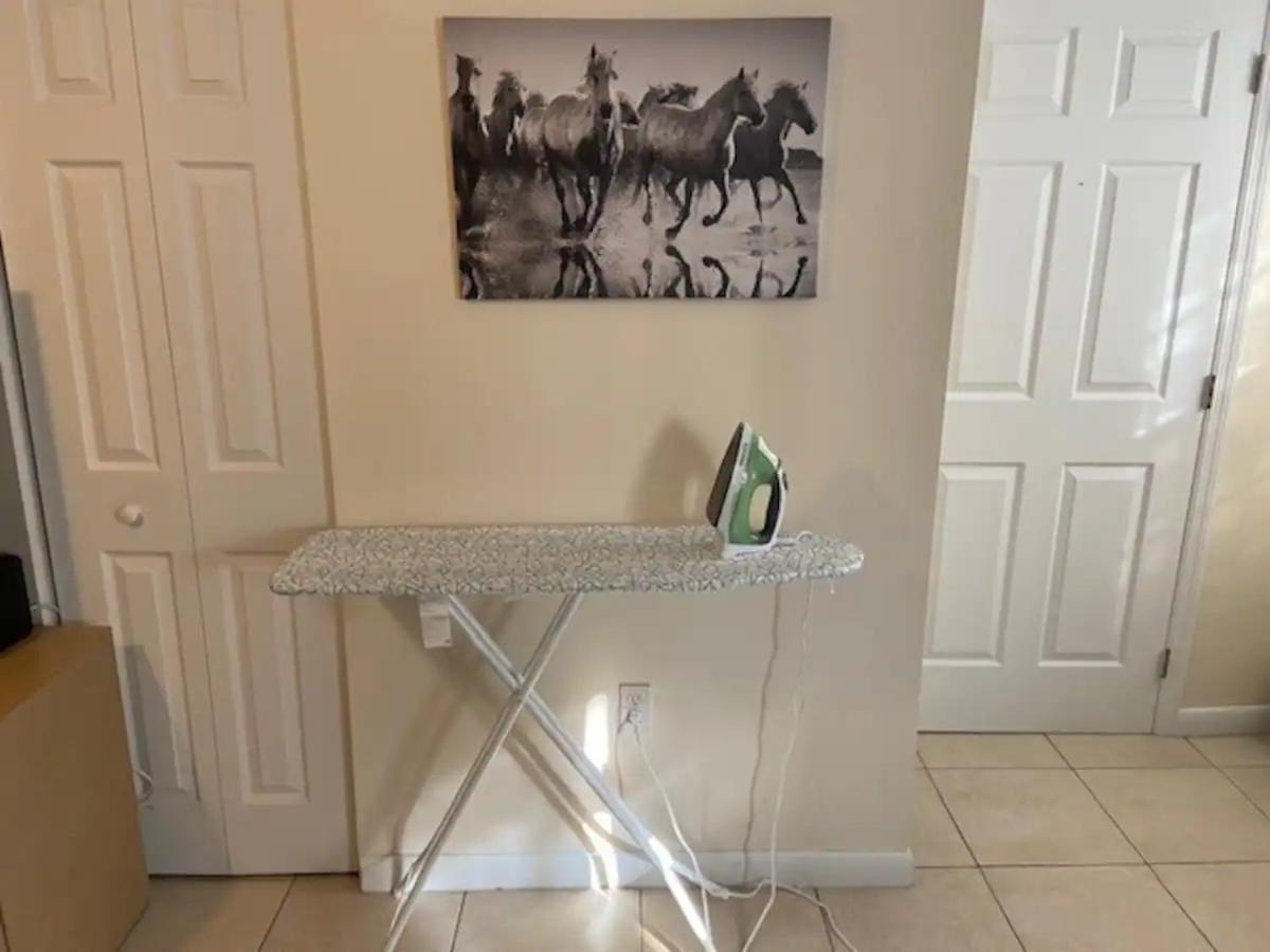 Private Near Airport - Free Parking - 02 Homestay