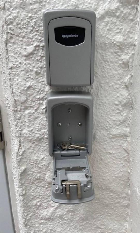 Private Near Airport - Free Parking - 02 *