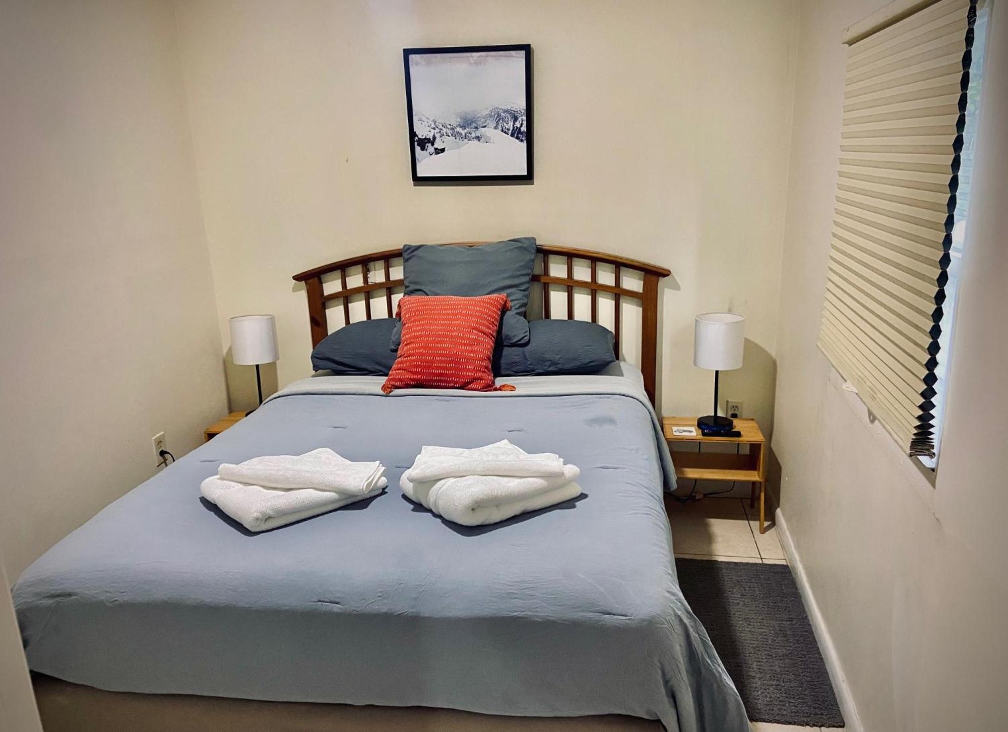 Private Near Airport - Free Parking - 02 Homestay